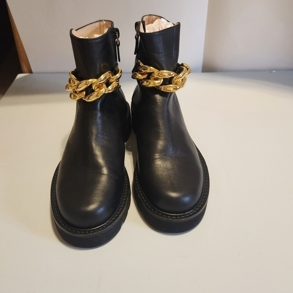 Stuart Weitzman Shoes - Stuart Weitzman chain lift leather combat lugz Chunky Bootie Size 6 NWOT Gift‎